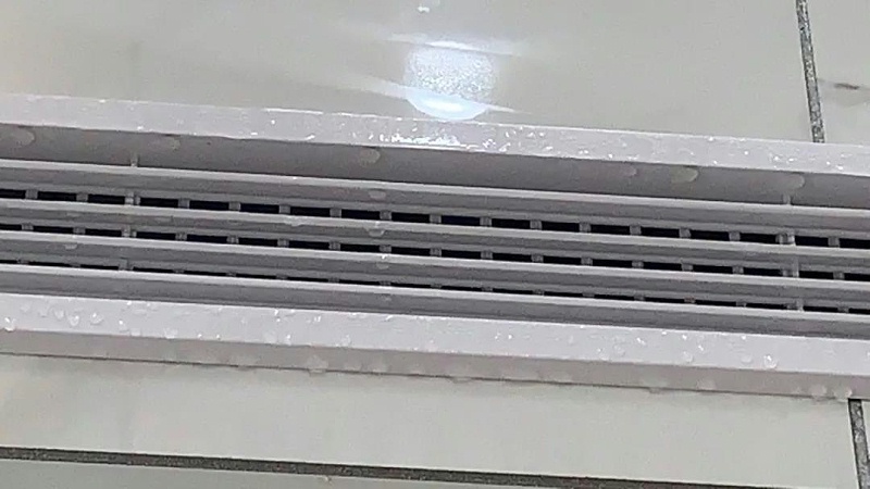 中央空調出風口結露