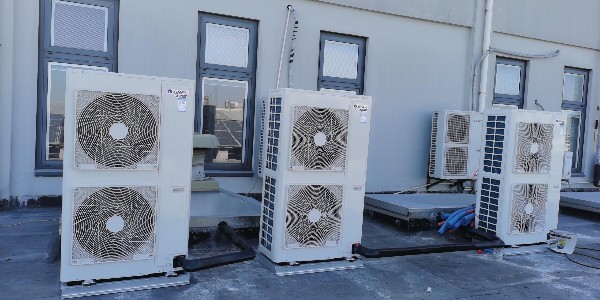 車(chē)間大型中央空調(diào)安裝分為哪些階段？車(chē)間商用大型中央空調(diào)安裝注意事項(xiàng)