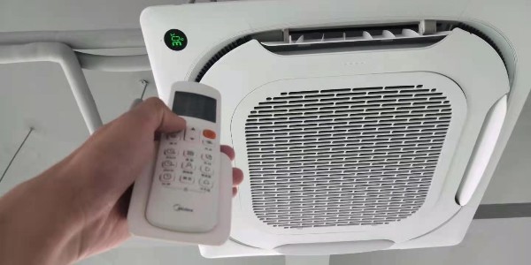 中央空調(diào)溫度開高還是開低容易產(chǎn)生冷凝水？