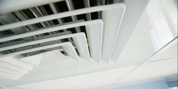 四向嵌頂式室內(nèi)機(jī)的優(yōu)缺點(diǎn)